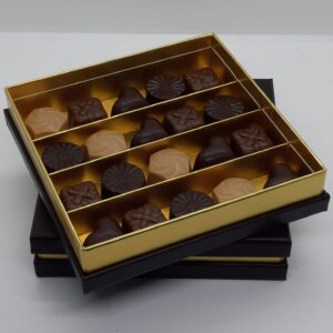 Pralines in luxe doos 20 st  (+/- 185 g )